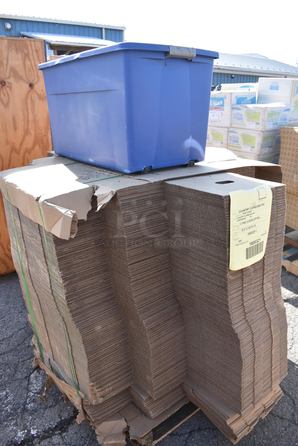 ALL ONE MONEY! Pallet Lot of Various Items Including Cardboard Boxes. (warehouse) - Image 4 of 5