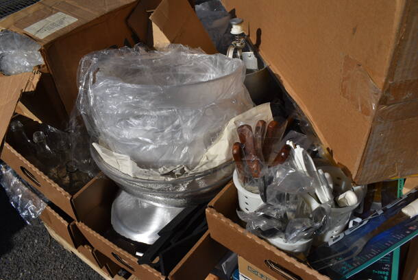 ALL ONE MONEY! Pallet Lot of Various Items Including Ash Tray and Various Silverware. (warehouse) - Image 3 of 6