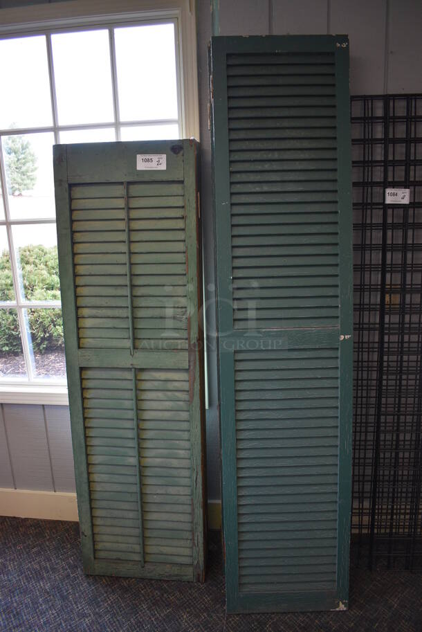 2 Various Wooden Screens. Folded: 20x7x67, 18x8x81. 2 Times Your Bid! (garden center)