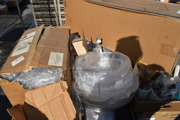 ALL ONE MONEY! Pallet Lot of Various Items Including Ash Tray and Various Silverware. (warehouse) - Image 4 of 6