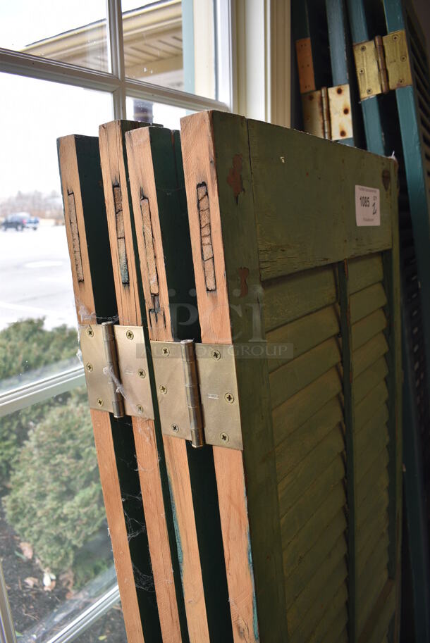 2 Various Wooden Screens. Folded: 20x7x67, 18x8x81. 2 Times Your Bid! (garden center) - Image 4 of 5