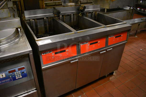 Vulcan Stainless Steel Commercial Floor Style Electric Powered Deep Fat Fryer on Commercial Casters. 46.5x34.5x41.5. Unit Was In Working Condition When Restaurant Closed. (kitchen) - Image 5 of 12