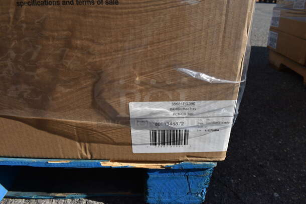 ALL ONE MONEY! Pallet Lot of Various Items Including Corrugated Circles and Platters. (warehouse) - Image 4 of 6