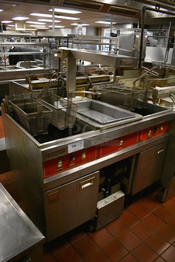 Vulcan Model SPERI-SESFABZ Stainless Steel Commercial Floor Style Electric Powered 2 Bay Fryer w/ Center Dumping Warming Station, Warming Strip and 4 Metal Fry Baskets. 208 Volts, 3 Phase. 46.5x28.5x53. Unit Was In Working Condition When Restaurant Closed. (kitchen) - Image 5 of 10