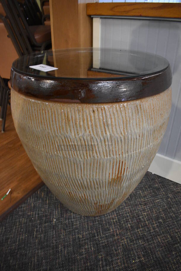 Stone Stand. 25x25x29. (garden center) - Image 2 of 3