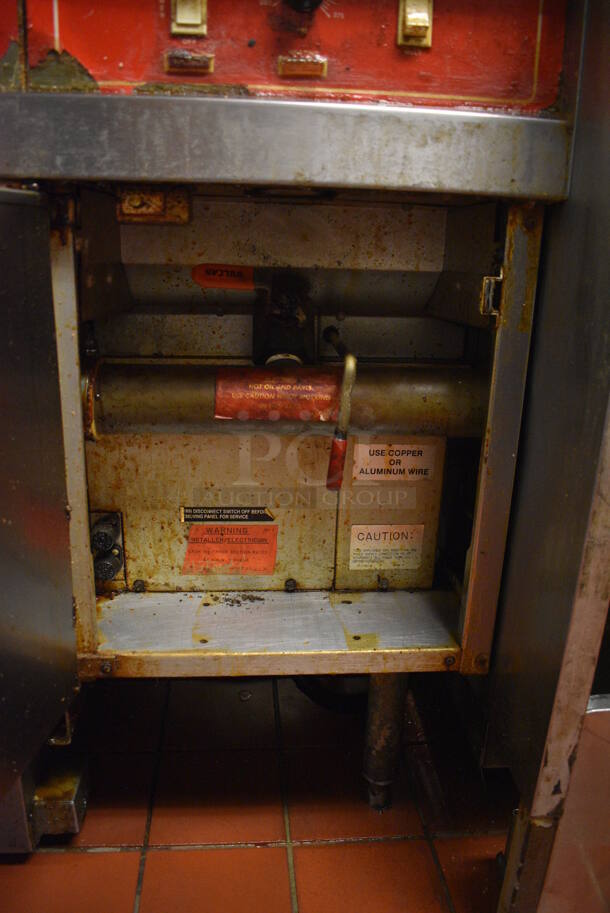 Vulcan Model SPERI-SESFABZ Stainless Steel Commercial Floor Style Electric Powered 2 Bay Fryer w/ Center Dumping Warming Station, Warming Strip and 4 Metal Fry Baskets. 208 Volts, 3 Phase. 46.5x28.5x53. Unit Was In Working Condition When Restaurant Closed. (kitchen) - Image 9 of 10