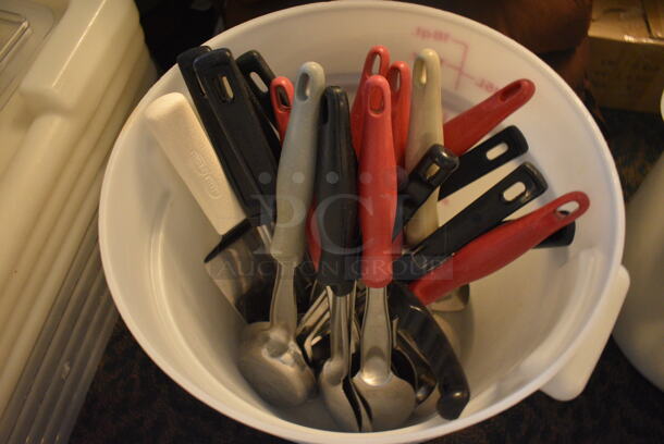 ALL ONE MONEY! Lot of Metal Spoodles and Serving Spoons in Poly Bin! 13x13x12. (main dining room)