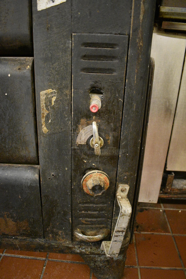 Blodgett Model 981 Metal Commercial Gas Powered Double Deck Pizza Oven. 60x41x38. Unit Was In Working Condition When Restaurant Closed. (bakery kitchen) - Image 3 of 10