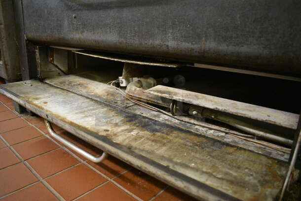 Blodgett Model 981 Metal Commercial Gas Powered Double Deck Pizza Oven. 60x41x38. Unit Was In Working Condition When Restaurant Closed. (bakery kitchen) - Image 6 of 10