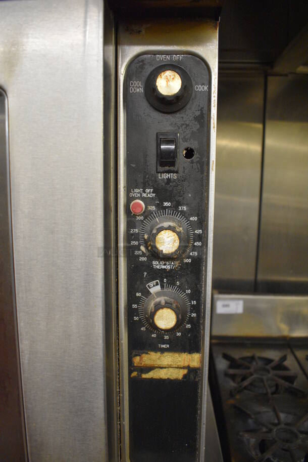Blodgett Stainless Steel Commercial Natural Gas Powered Full Size Convection Oven w/ View Through Doors, Metal Oven Racks and Thermostatic Controls. 38x39x32. Unit Was In Working Condition When Restaurant Closed. (bakery kitchen) - Image 3 of 7