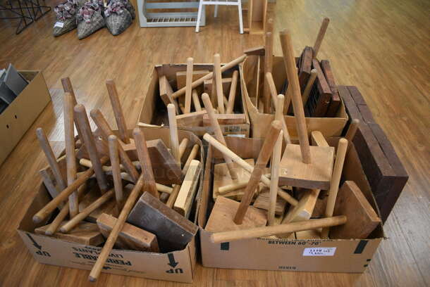 ALL ONE MONEY! Lot of 4 Boxes of Wooden Countertop Paper Towel Holders! 7x8x21. (garden center)