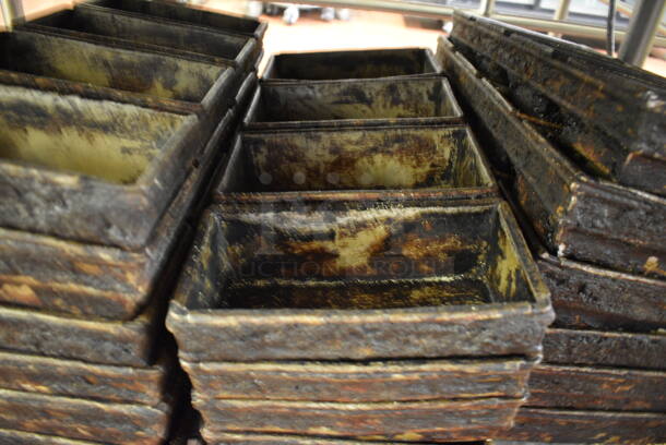 17 Metal 4 Loaf Baking Pans. 22x9.5x3. 17 Times Your Bid! (bakery kitchen) - Image 2 of 3