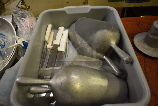 ALL ONE MONEY! Lot of Various Items Including Metal Cake Stand and Metal Ice Scoopers in Gray Bus Bin! 21.5x15.5x5. (bakery kitchen) - Image 3 of 5