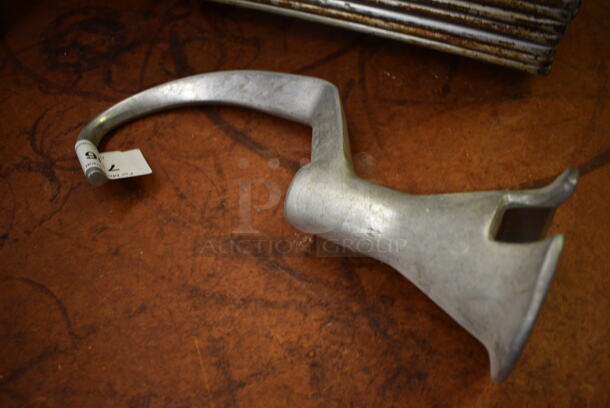 Metal Commercial 20 Quart Dough Hook Attachment for Hobart Mixer. 4.5x4.5x14. (bakery kitchen) - Image 2 of 3