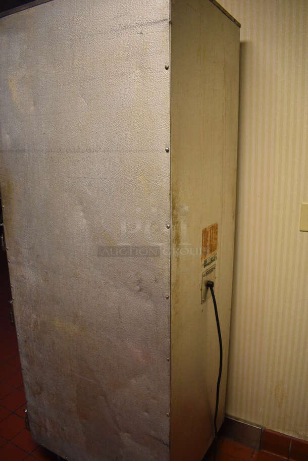 Alto Shaam Model 1000-UP/P Stainless Steel Commercial 2 Half Size Door Cook N Hold Cabinet on Commercial Casters. 208-240 Volts. 22x30x74. Unit Was In Working Condition When Restaurant Closed. (kitchen hallway) - Image 6 of 6