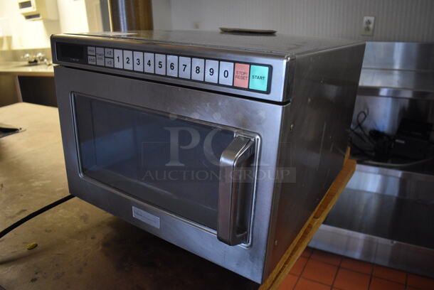 Panasonic Stainless Steel Commercial Countertop Microwave Oven. 16.5x19x13.5. Unit Was In Working Condition When Restaurant Closed. (kitchen hallway) - Image 2 of 5