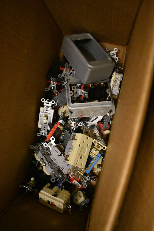 ALL ONE MONEY! Lot of 2 Boxes of Various Items Including Outlets! (south basement 019) - Image 3 of 5