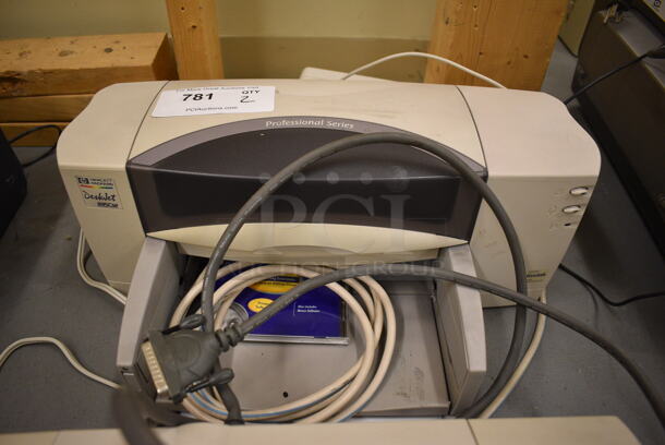 2 HP Deskjet 895Cxi Countertop Printer. 17.5x14x7. 2 Times Your Bid! (south basement 019) - Image 3 of 5