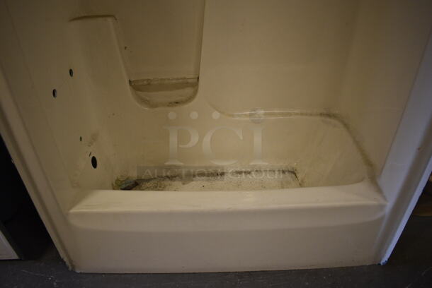 White Shower / Bathtub Insert. 60x34x74. (room 102) - Image 2 of 6