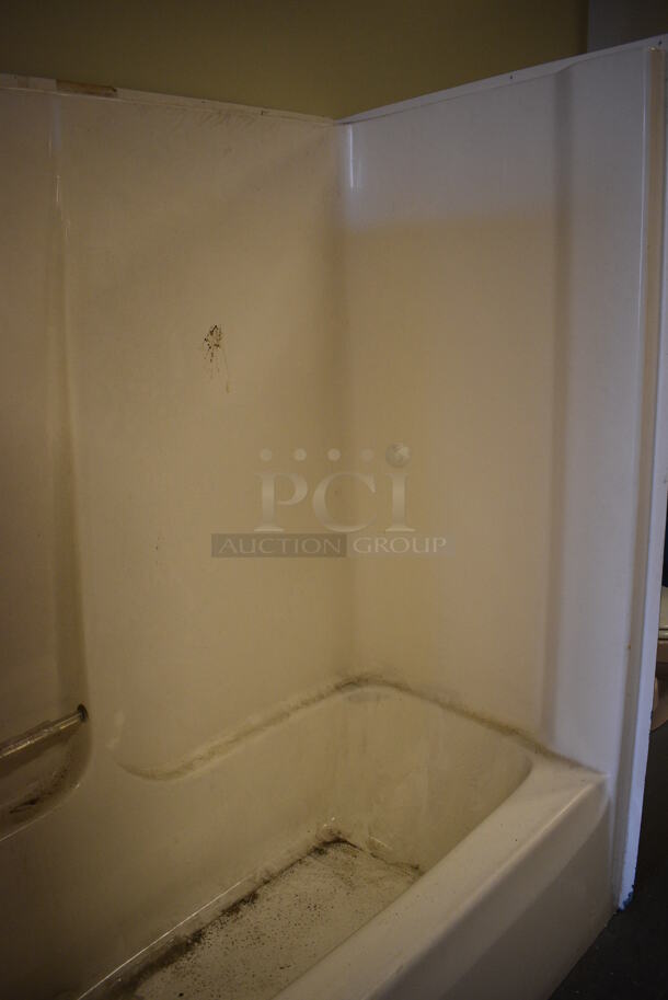 White Shower / Bathtub Insert. 60x34x74. (room 102) - Image 6 of 6