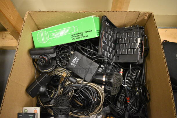 ALL ONE MONEY! Lot of Various Items Including Microphones! (south basement 019) - Image 3 of 4