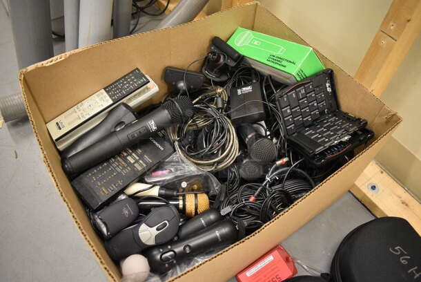 ALL ONE MONEY! Lot of Various Items Including Microphones! (south basement 019) - Image 4 of 4