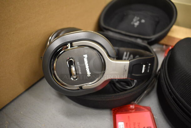 2 Panasonic RP-HTF600 Headphones in Cases. 7.5x8x3.5. 2 Times Your Bid! (south basement 019) - Image 4 of 4