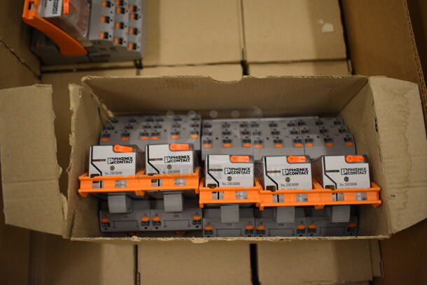 ALL ONE MONEY! Lot of 24 Phoenix Contact Electronic Units! Includes 1.5x3.5x4 (south basement 019) - Image 3 of 4
