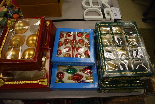 ALL ONE MONEY! Lot of Various Christmas Decorations! (room 105) - Image 4 of 10