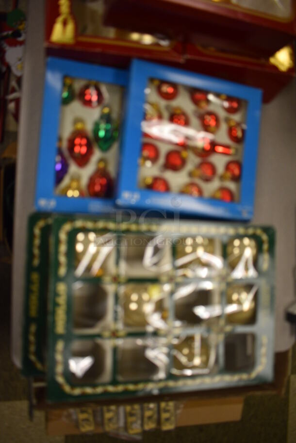 ALL ONE MONEY! Lot of Various Christmas Decorations! (room 105) - Image 5 of 10