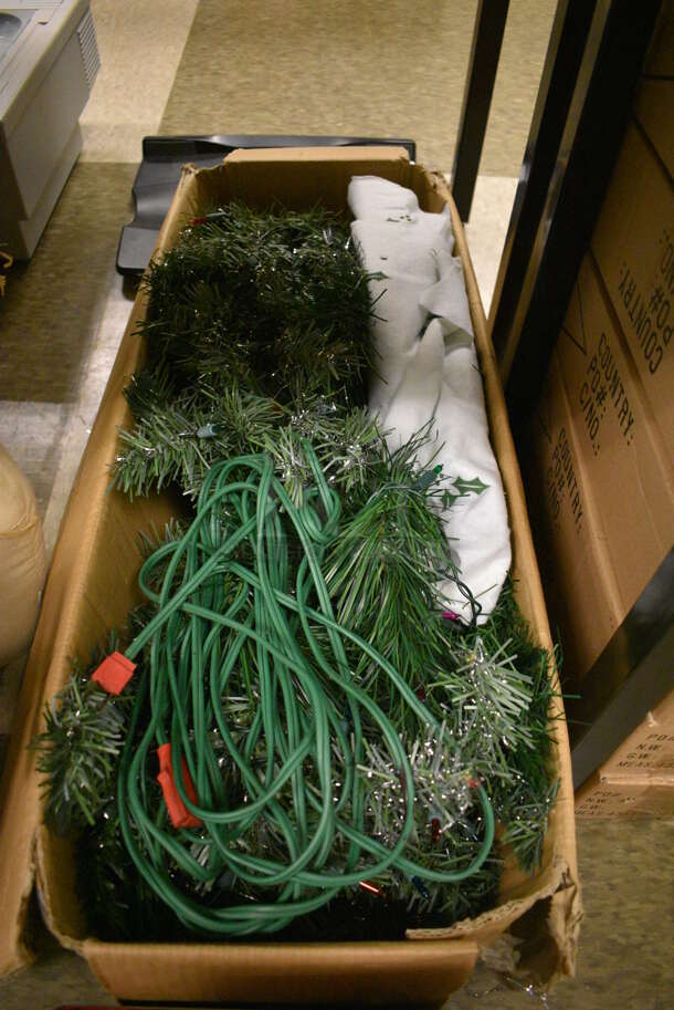 ALL ONE MONEY! Lot of Various Christmas Decorations! (room 105) - Image 7 of 10