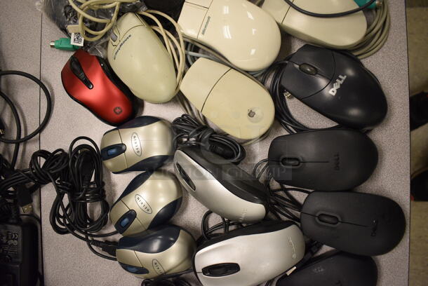 ALL ONE MONEY! Lot of 22 Various Computer Mice. (room 105) - Image 3 of 4