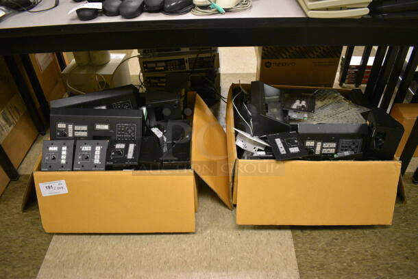 ALL ONE MONEY! Lot of 2 Boxes of Various Extron Pieces Including MLC 104 IP Plus. Includes 4.5x4.5x2, 14x5.5x4. (room 105) - Image 6 of 6