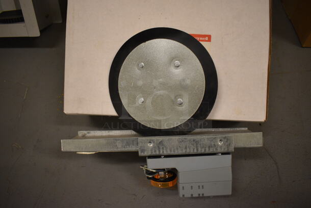 2 Honeywell Tradeline RRD6 Retrofit Round Dampers. 11x9.5x2.5. 2 Times Your Bid! (north basement 004) - Image 1 of 4