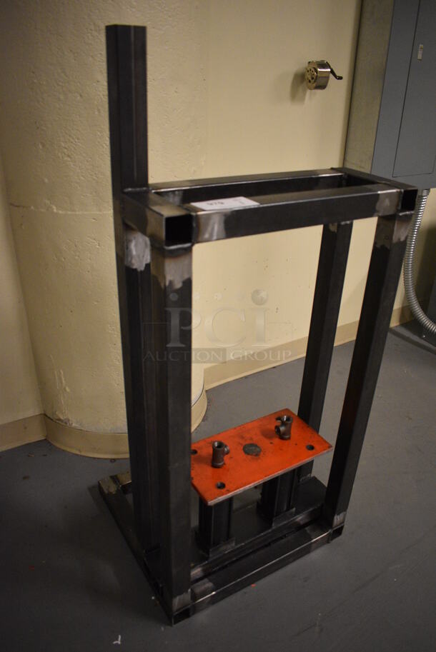 Metal Floor Style Unit. 22x20x50. (south basement 017) - Image 4 of 4