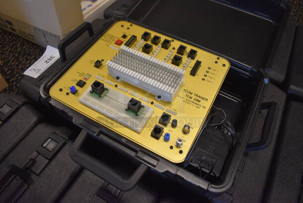 8 RSR Electronics Model TCM200 TCOM Trainer in Black Case. 13x5.56x10. 8 Times Your Bid! (room 204) - Image 4 of 6