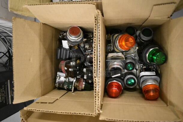 ALL ONE MONEY! Lot of 4 Boxes of Various Items Including Lights! (south basement 019) - Image 4 of 6