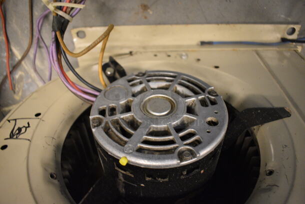 Metal Commercial Blower. 10.5x17x16. (north basement 004) - Image 5 of 6