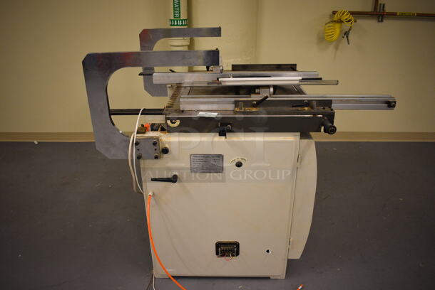 MZ7121A Floor Style Single Row Drill Machine. 220 Volts, 3 Phase. 43x50x46. (south basement 017) - Image 8 of 8