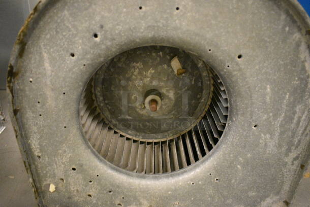 Metal Commercial Blower. 11.5x17.5x17. (north basement 004) - Image 3 of 8