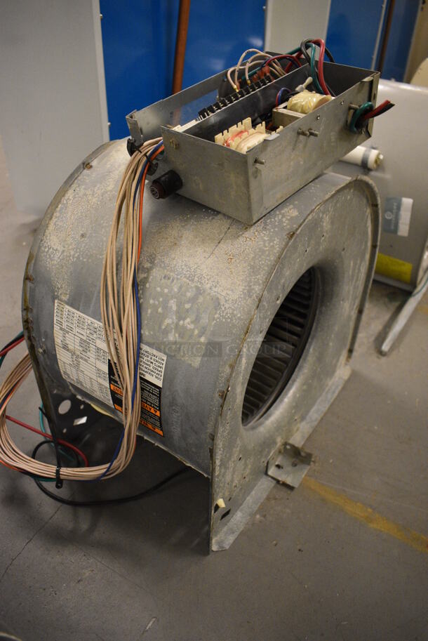 Metal Commercial Blower. 11.5x17.5x17. (north basement 004) - Image 5 of 8