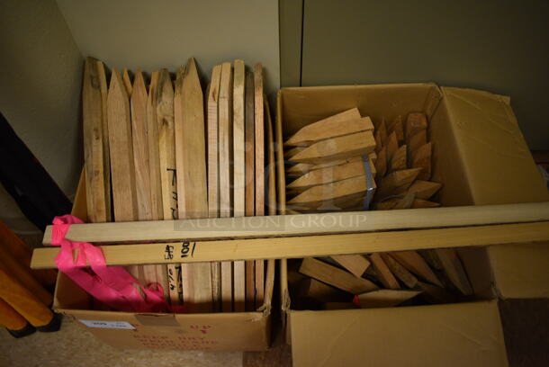 ALL ONE MONEY! Lot of Wooden Stakes! (room 122)
