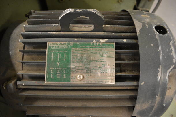 John Brown Plastics Machinery Cumberland Green Metal Floor Style Wood Chipper on Casters. 230 Volts, 3 Phase. BUYER MUST REMOVE: Give Yourself Ample Time To Remove This Item on Pick Up Day. 25x50x56. (south basement 019) - Image 4 of 10