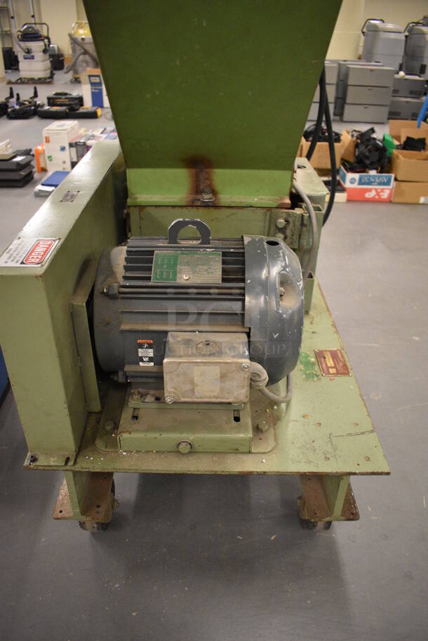 John Brown Plastics Machinery Cumberland Green Metal Floor Style Wood Chipper on Casters. 230 Volts, 3 Phase. BUYER MUST REMOVE: Give Yourself Ample Time To Remove This Item on Pick Up Day. 25x50x56. (south basement 019) - Image 5 of 10