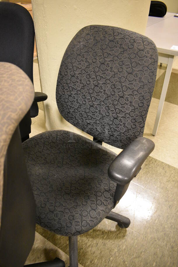 4 Various Office Chairs; Green, Purple, Gray and Blue on Casters. Includes 27x23x41. 4 Times Your Bid! (room 103) - Image 4 of 6