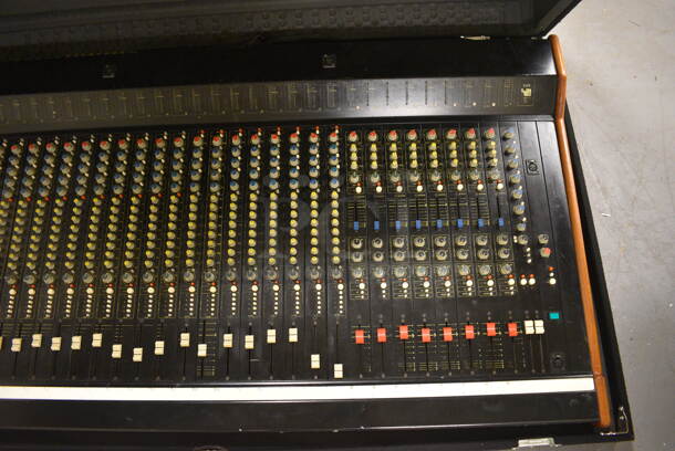 J Series 2 Sound Mixer in Case. 68x10x44. (south basement 024) - Image 9 of 11