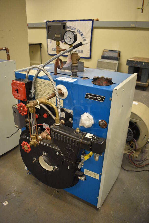 Slant Fin Model TR-30 PZT Metal Oil Fired Cast Iron Boiler. 134,000 BTU. 25x27x42. (north basement 004) - Image 2 of 7