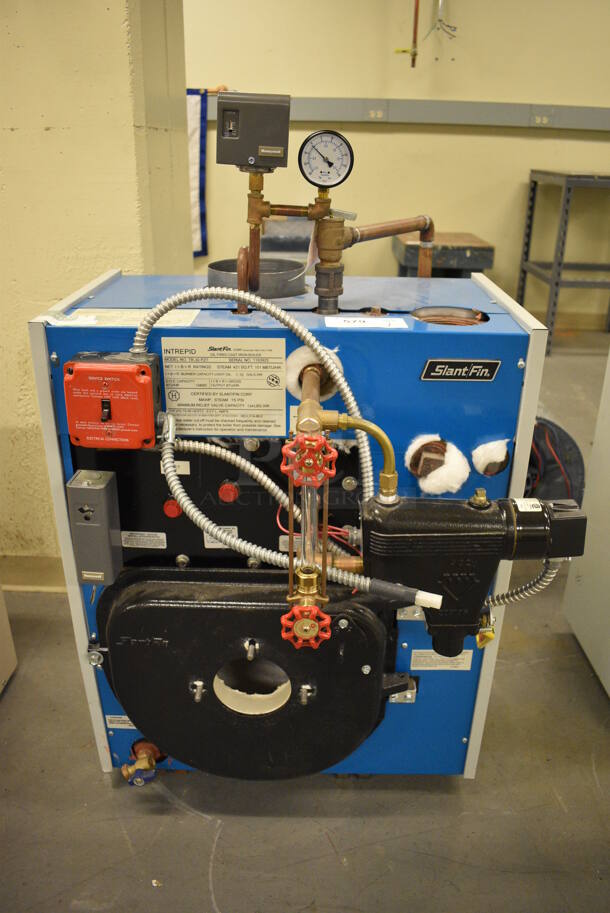 Slant Fin Model TR-30 PZT Metal Oil Fired Cast Iron Boiler. 134,000 BTU. 25x27x42. (north basement 004)