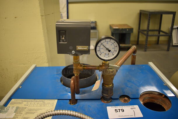 Slant Fin Model TR-30 PZT Metal Oil Fired Cast Iron Boiler. 134,000 BTU. 25x27x42. (north basement 004) - Image 3 of 7