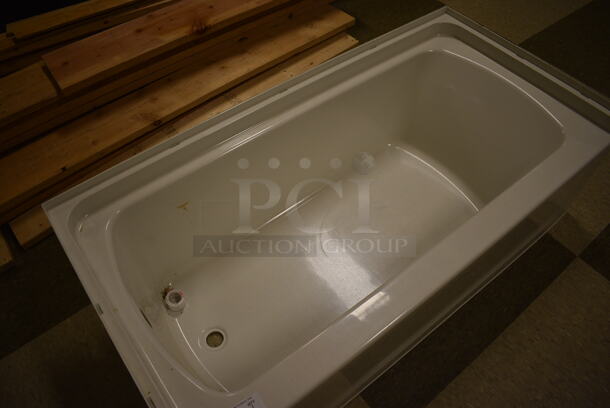 White Bathtub. 60x30x19. (room 103) - Image 3 of 5